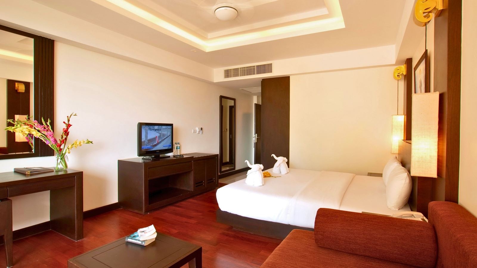 rooms-hillside-deluxe-building-room