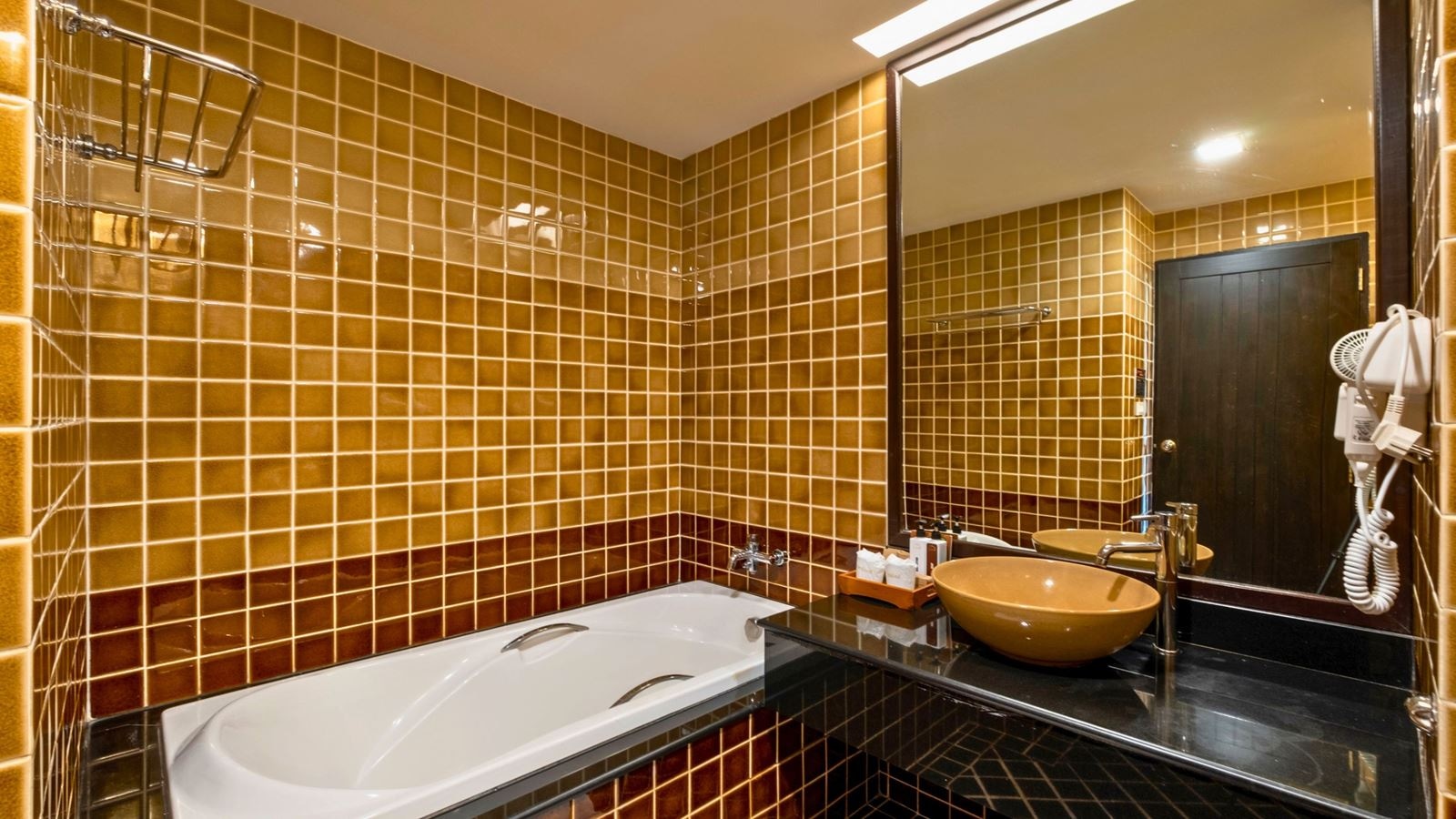 rooms-hillside-deluxe-building-room