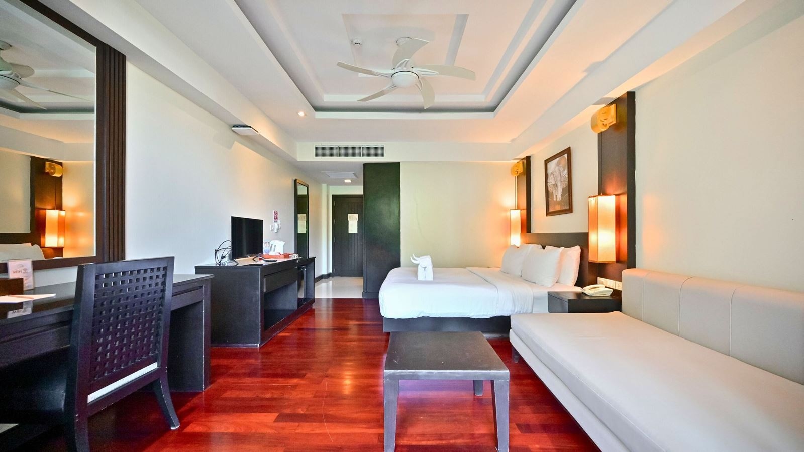 rooms-hillside-deluxe-building-room