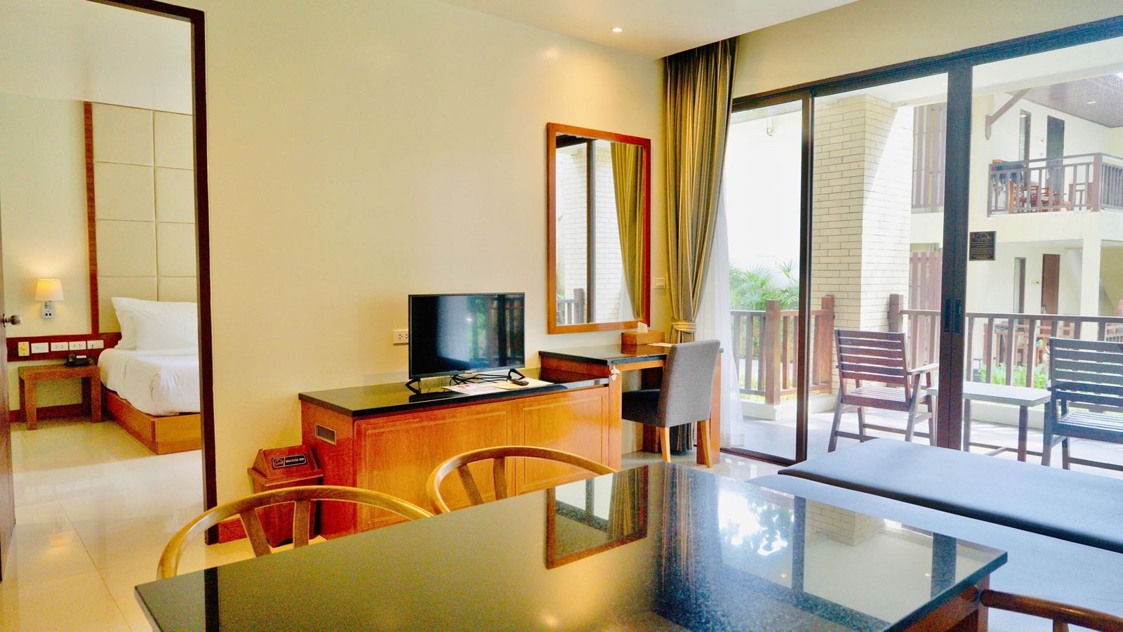 rooms-seaside-junior-suite-room