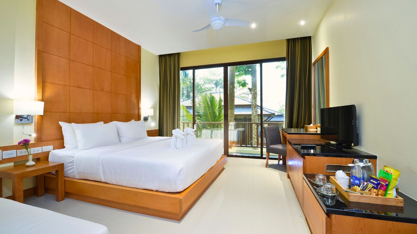 rooms-seaside-deluxe-building-room