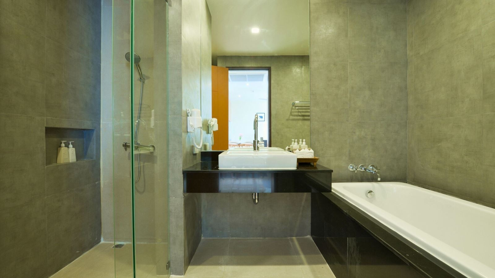 rooms-seaside-deluxe-building-room