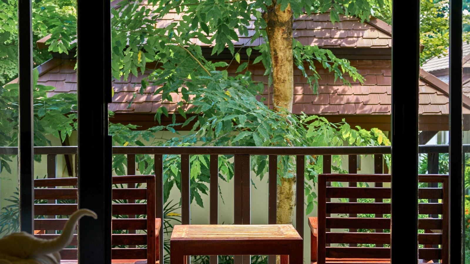 rooms-seaside-deluxe-building-room