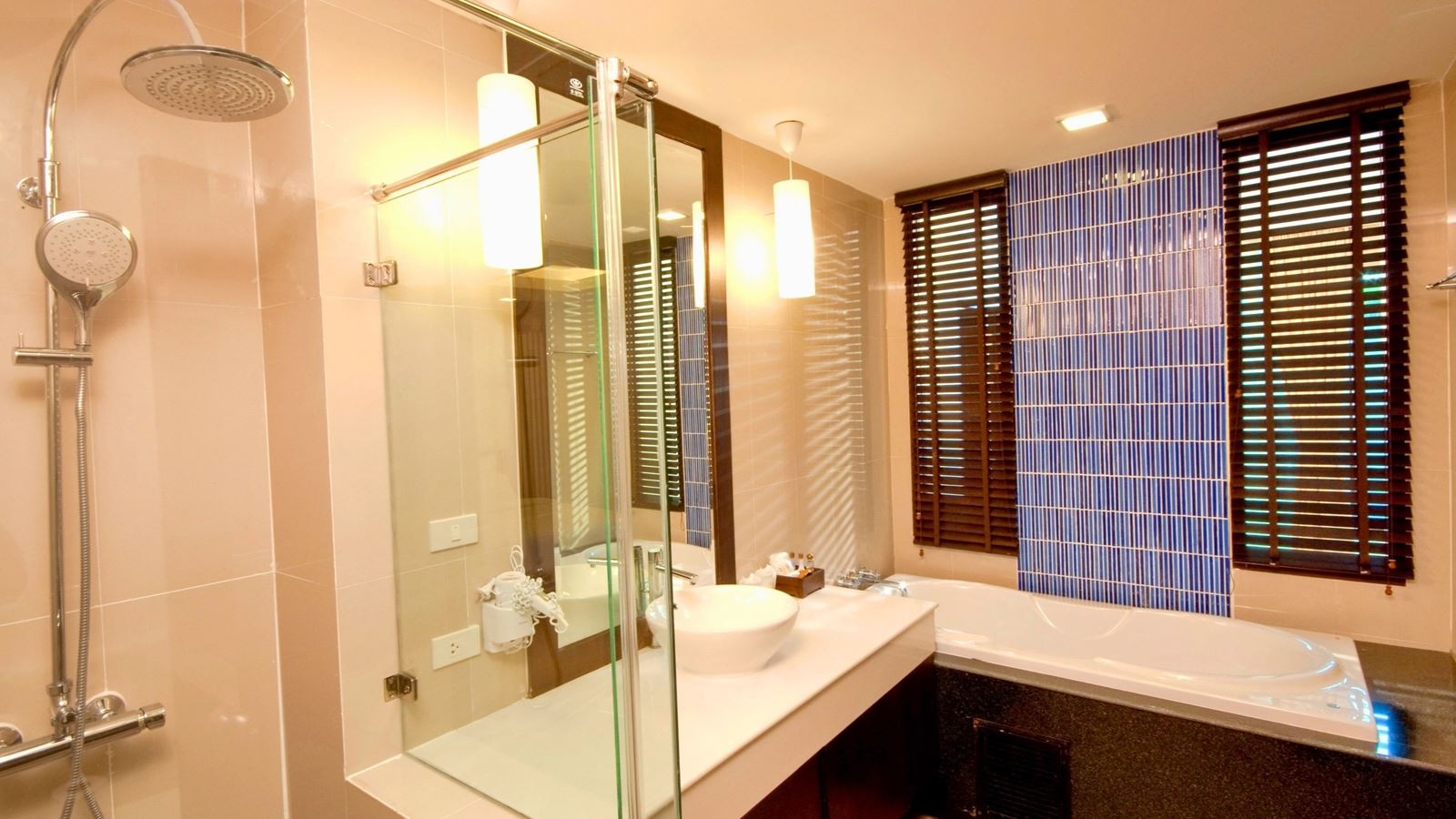 rooms-seaview-deluxe-pool-villa