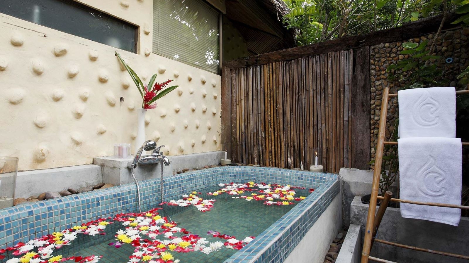 rooms-premium-deluxe-ocean-view-cabana