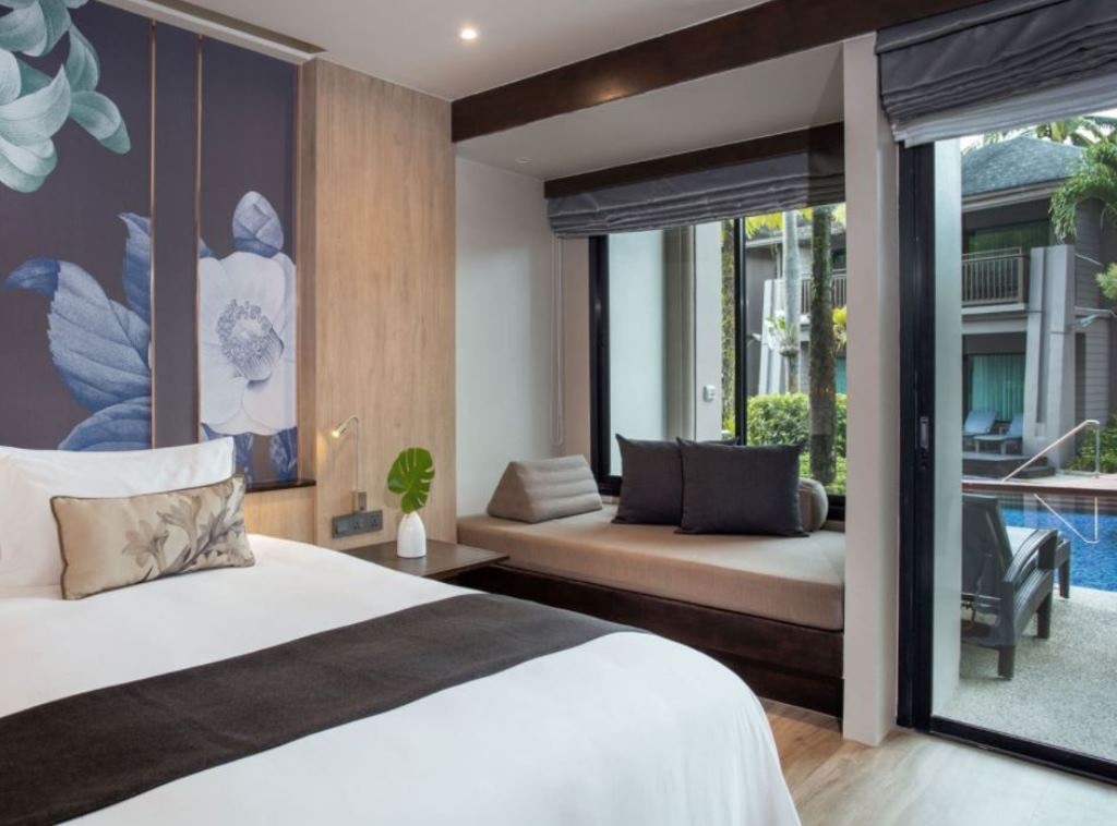 rooms-deluxe-pool-access