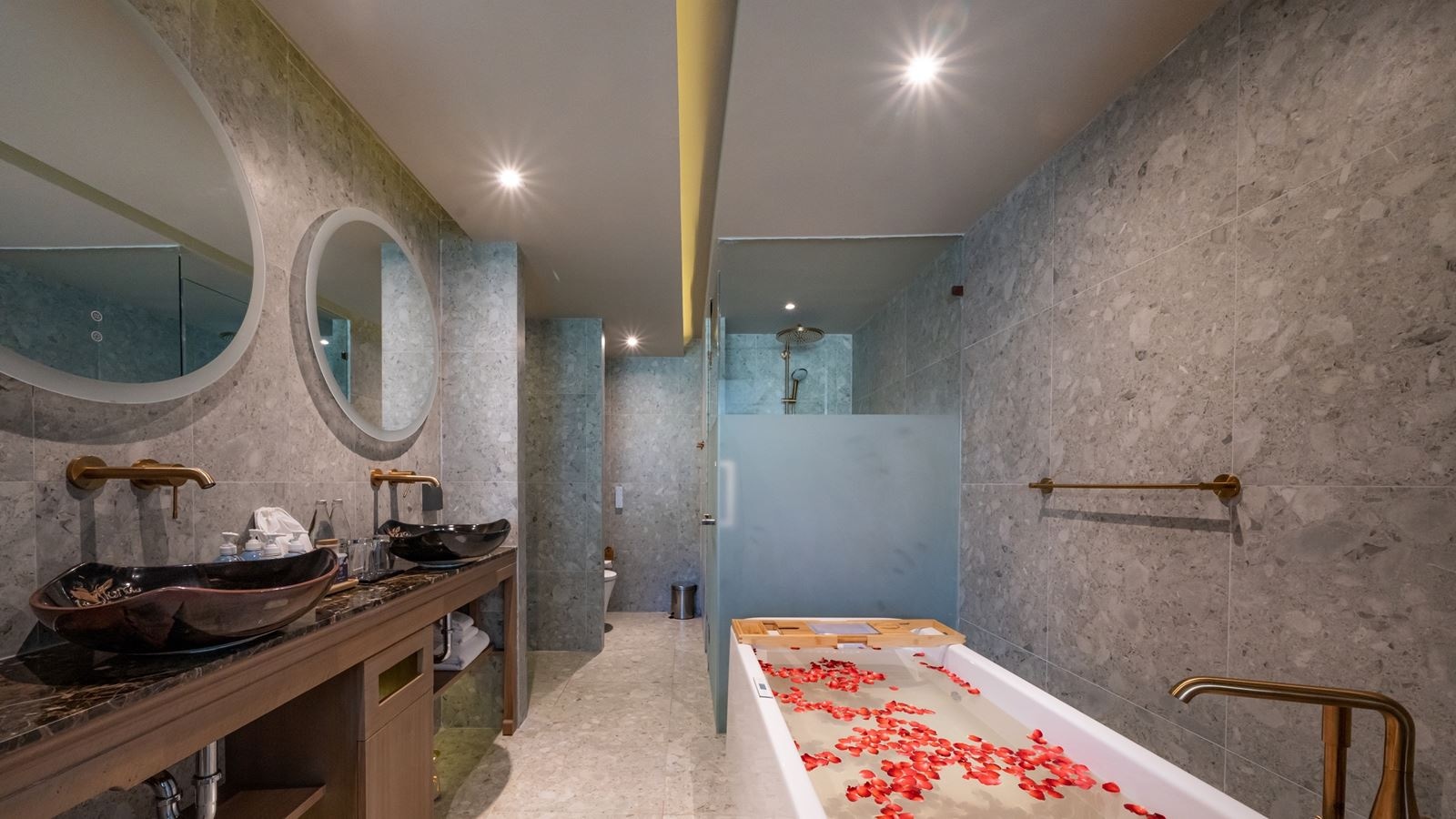 rooms-seaside-pool-access