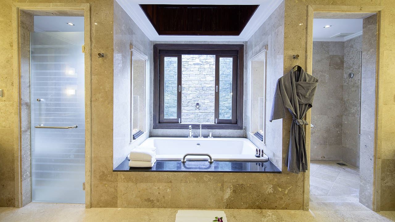 rooms-two-bedroom-pool--villa-deluxe