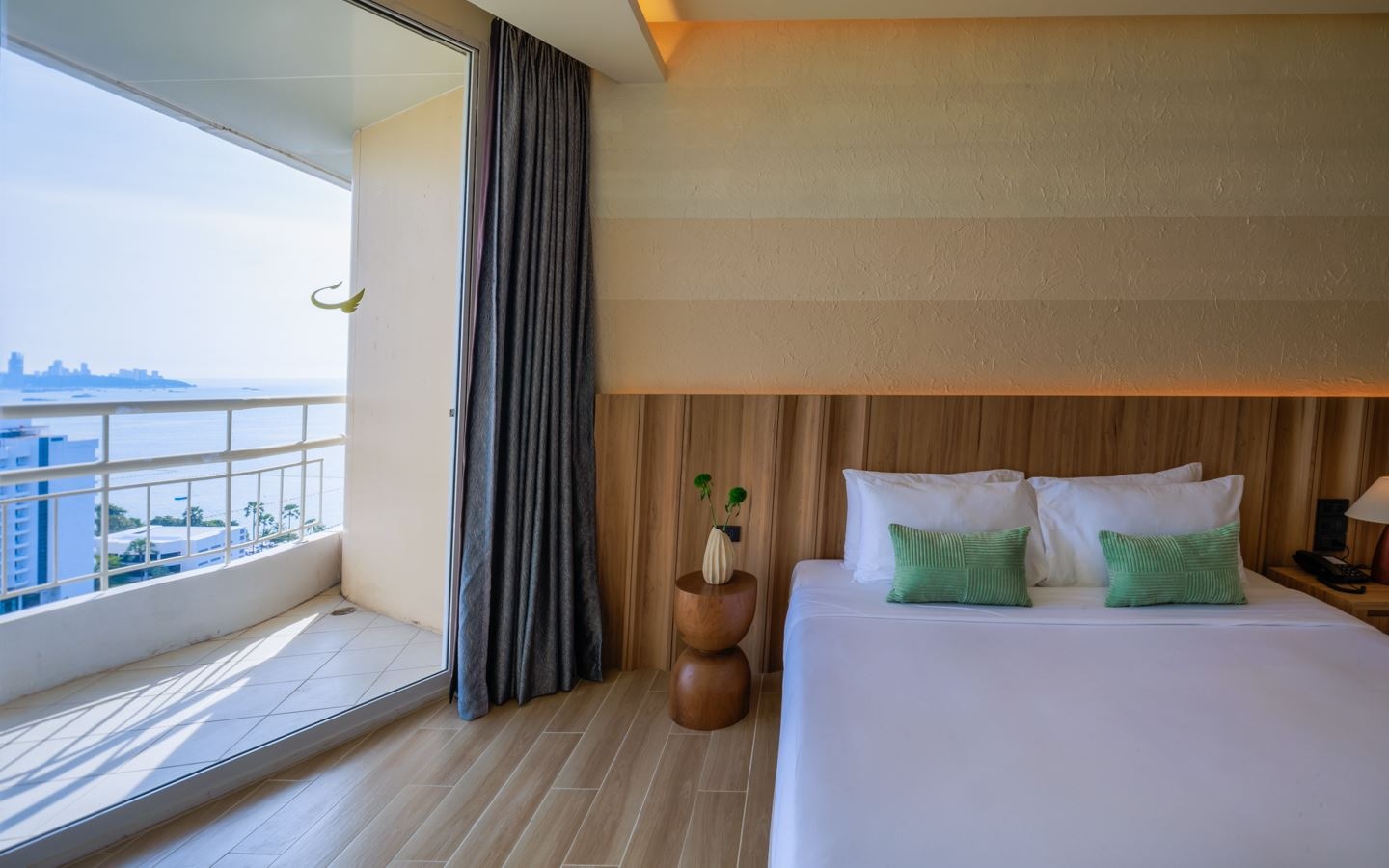 rooms-deluxe-ocean-view