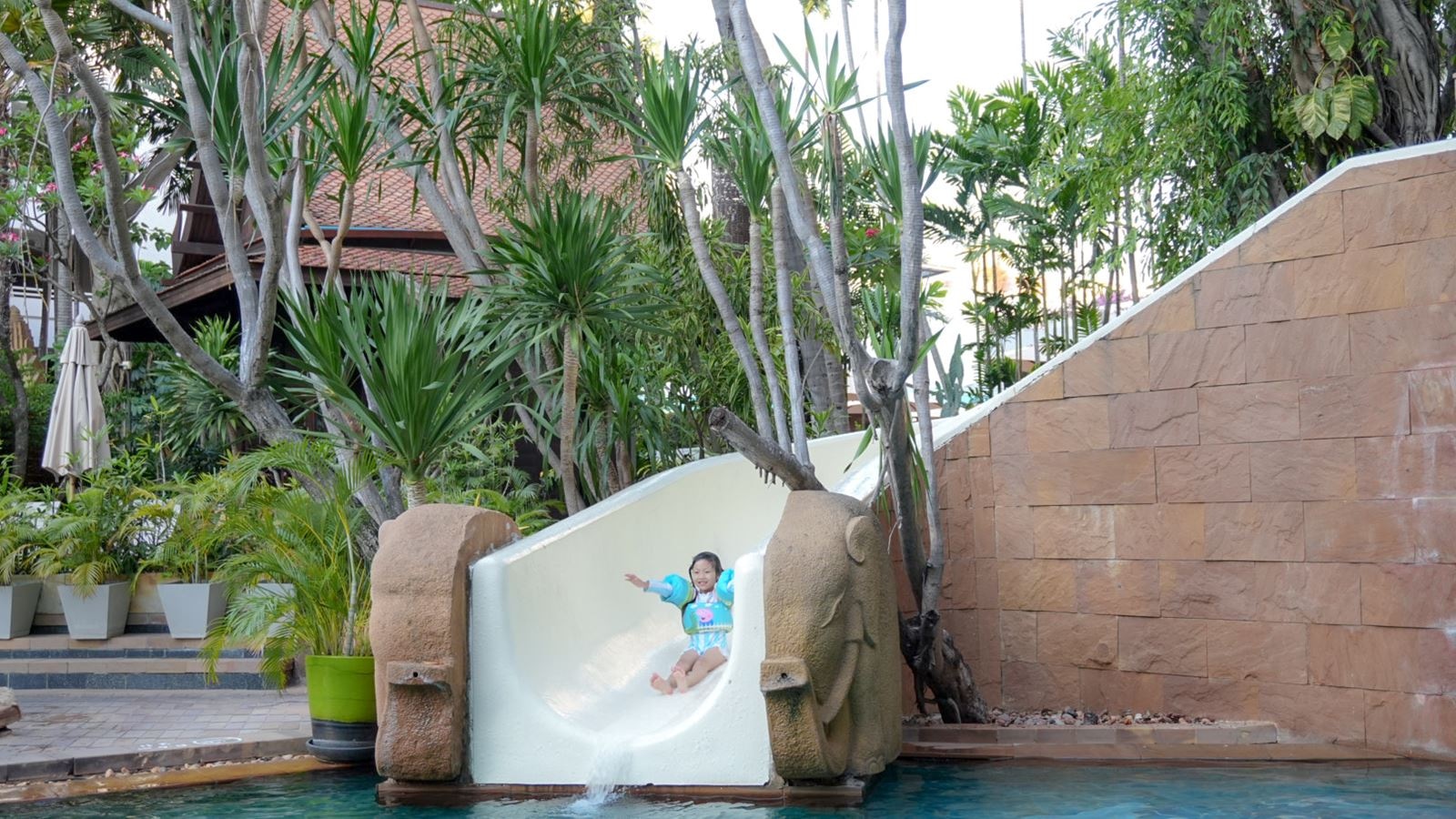 pools-outdoor-childrens-pool