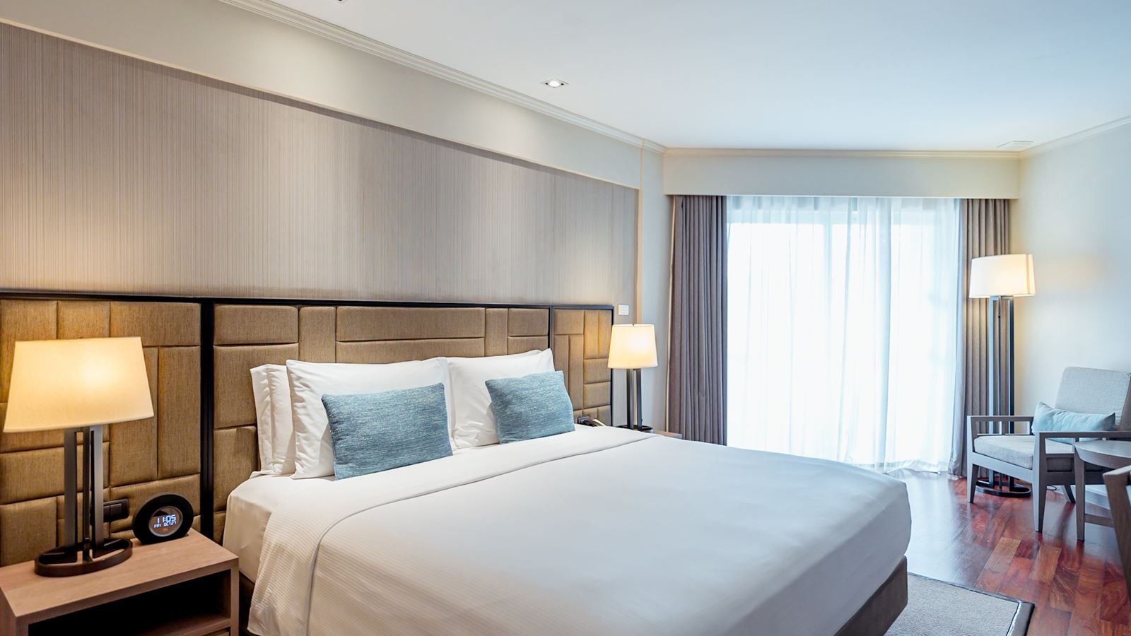 rooms-deluxe-sea-view-room