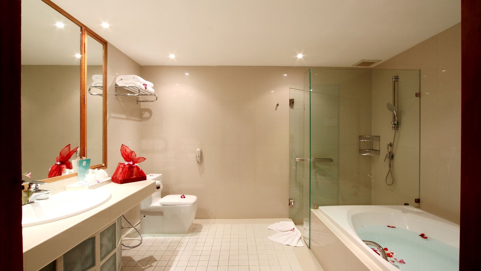 rooms-royale-wing-suite