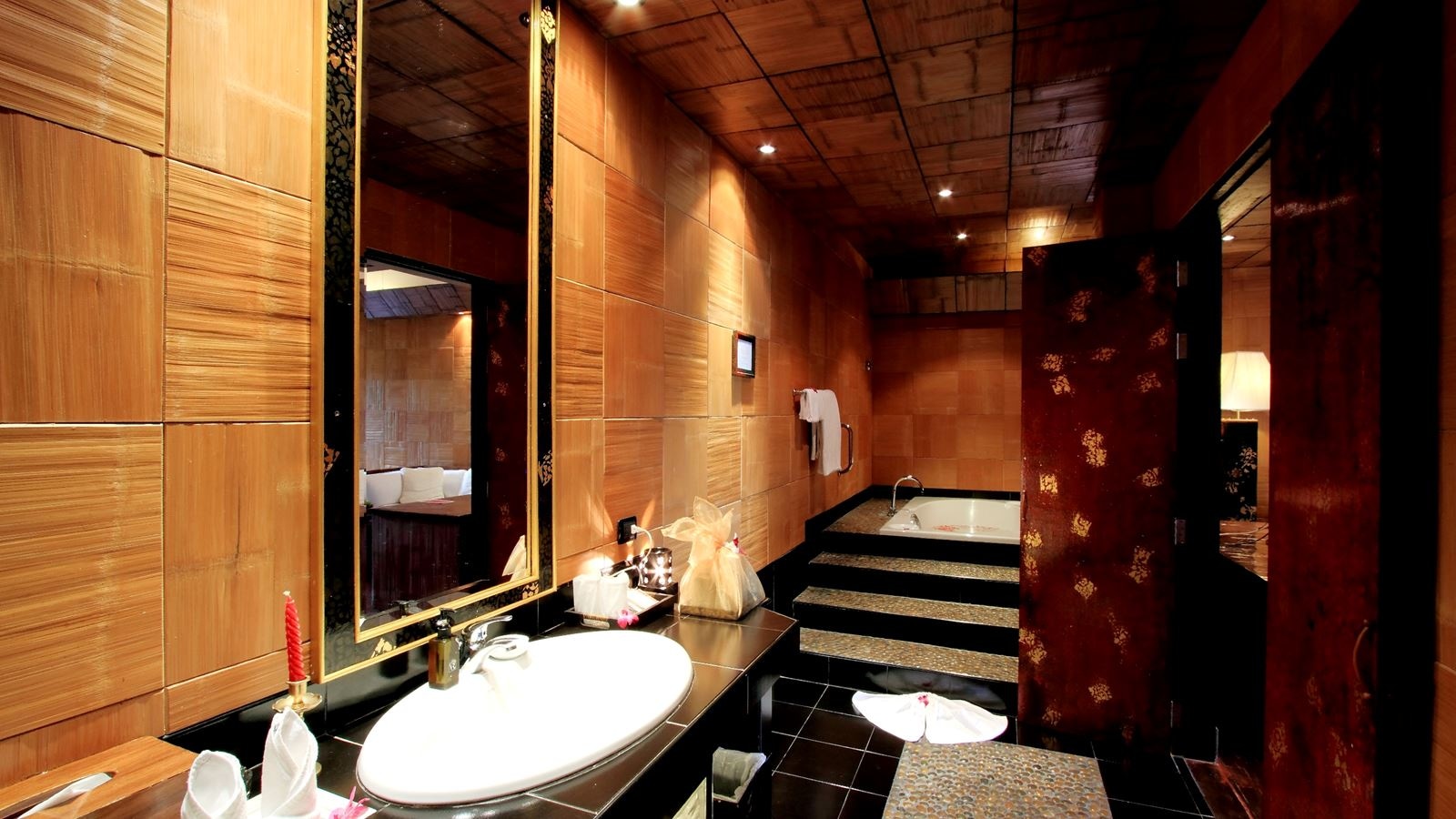 rooms-kata-suite-pool-access