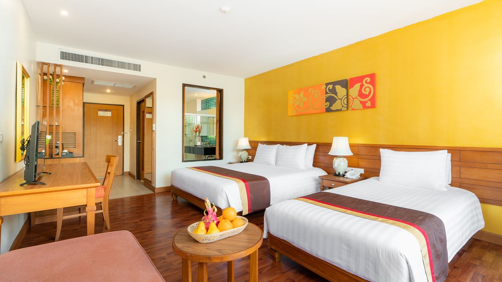 rooms-deluxe-pool-view