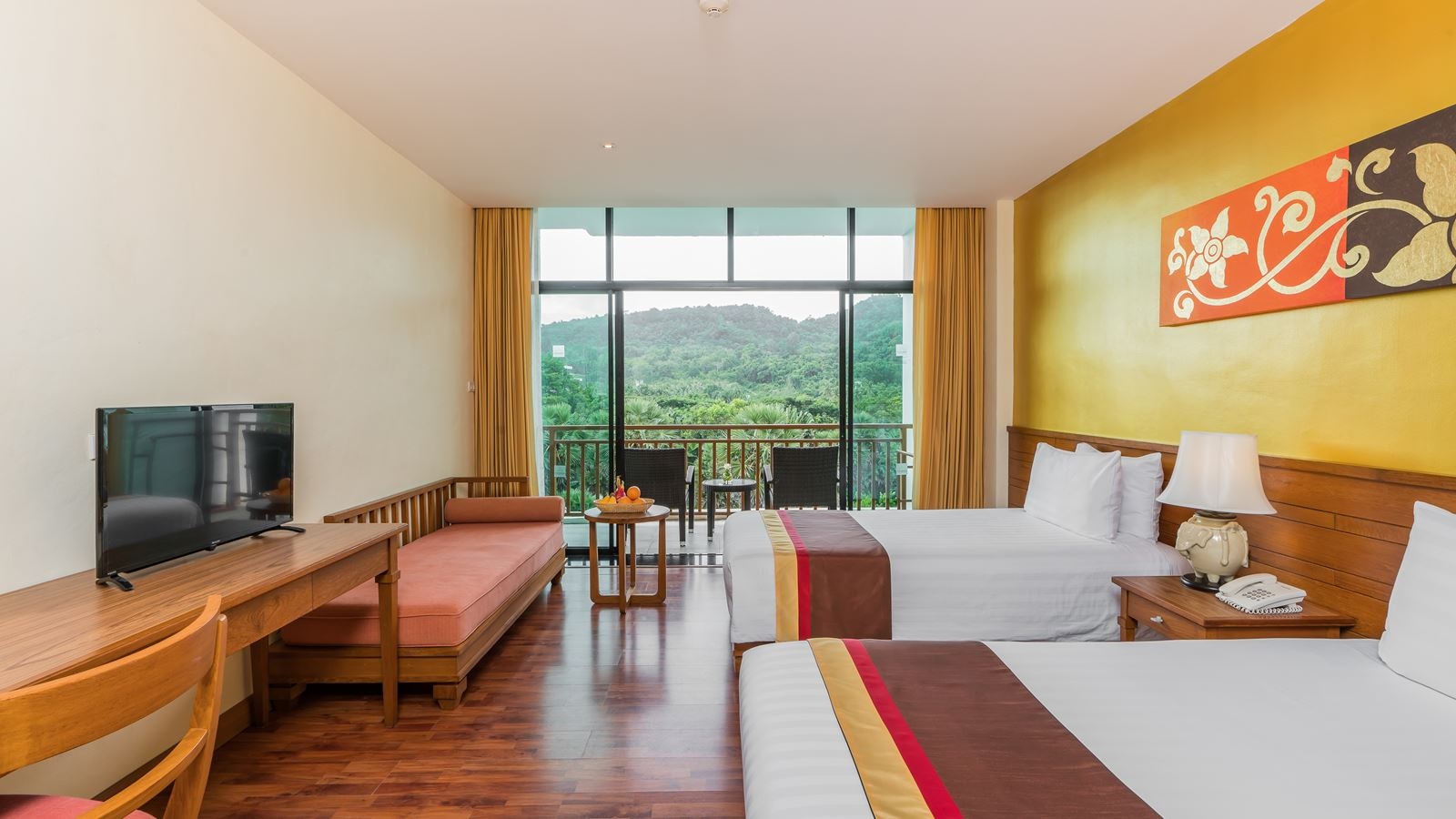 rooms-deluxe-pool-view