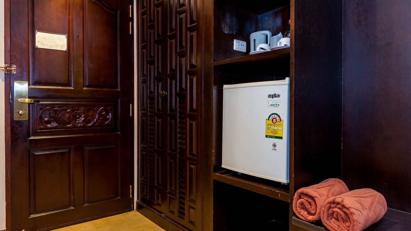 rooms-deluxe-out-door-jacuzzi