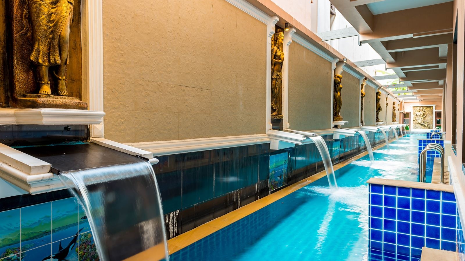 rooms-deluxe-out-door-jacuzzi