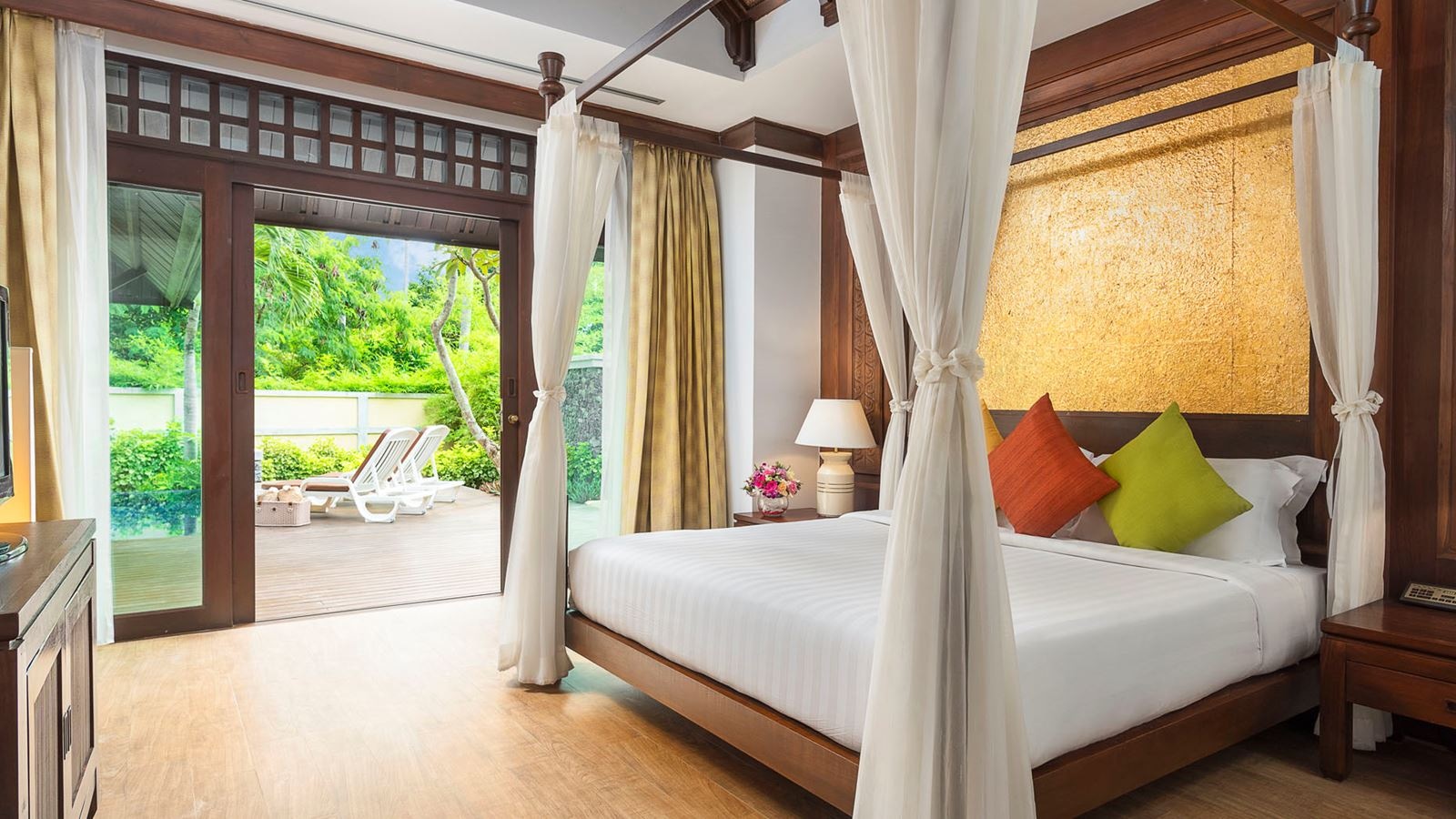 rooms-pool-villa-suite