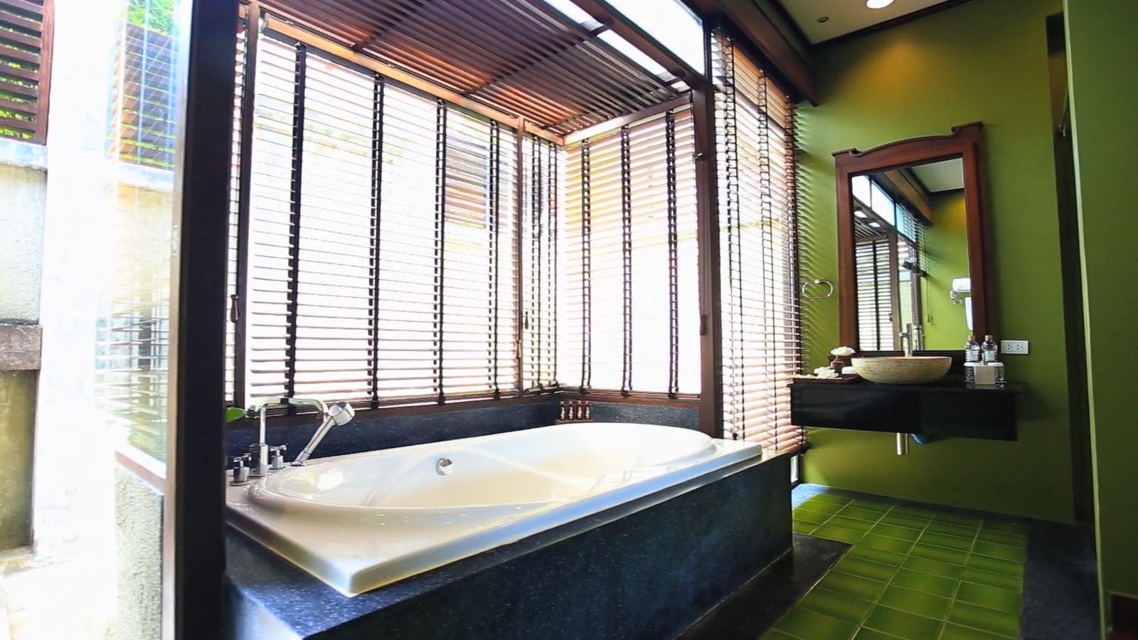 rooms-pool-villa-beachside
