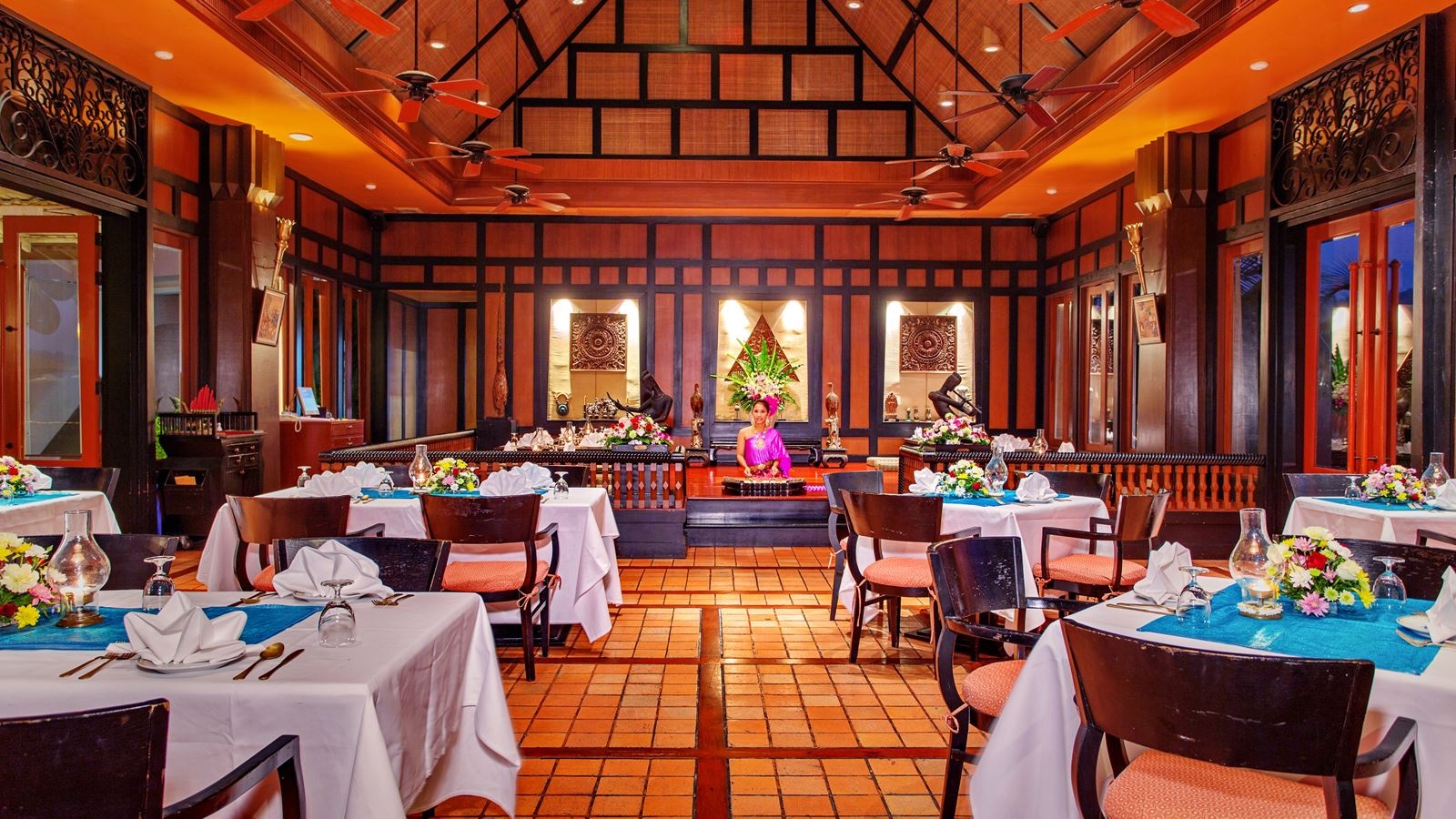 restaurants-ruen-thong-restaurant