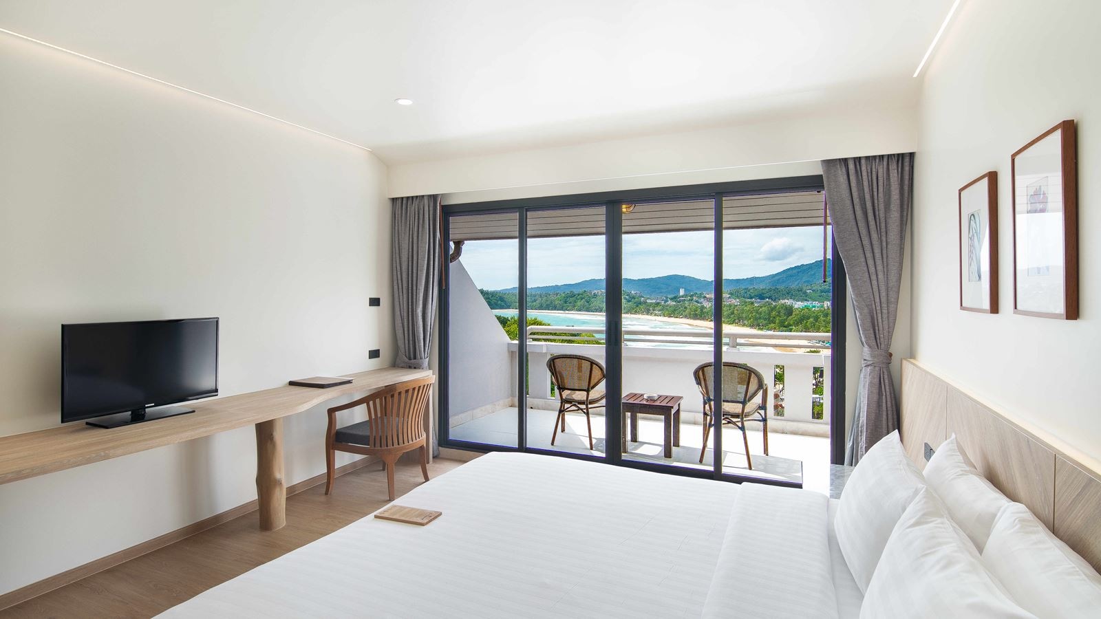 rooms-deluxe-room-with-seaview
