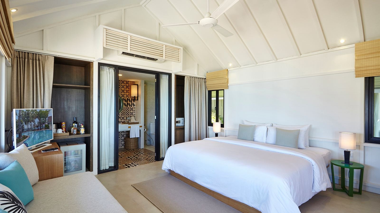 rooms-beachfront-villa