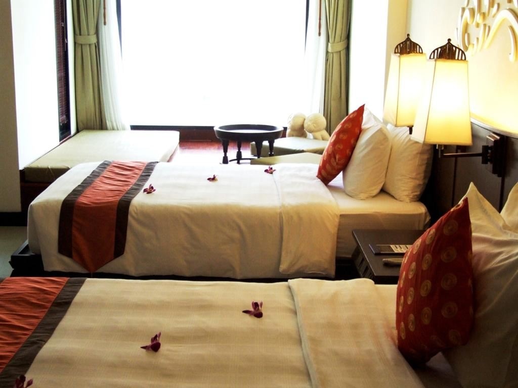 rooms-deluxe-room