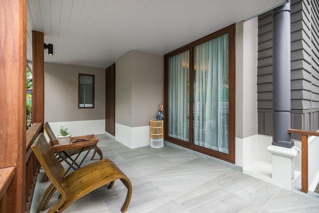 rooms-deluxe-bungalow