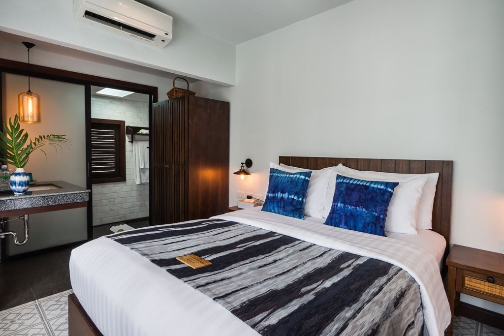 rooms-2bedroom-sea-breeze-pool-villa