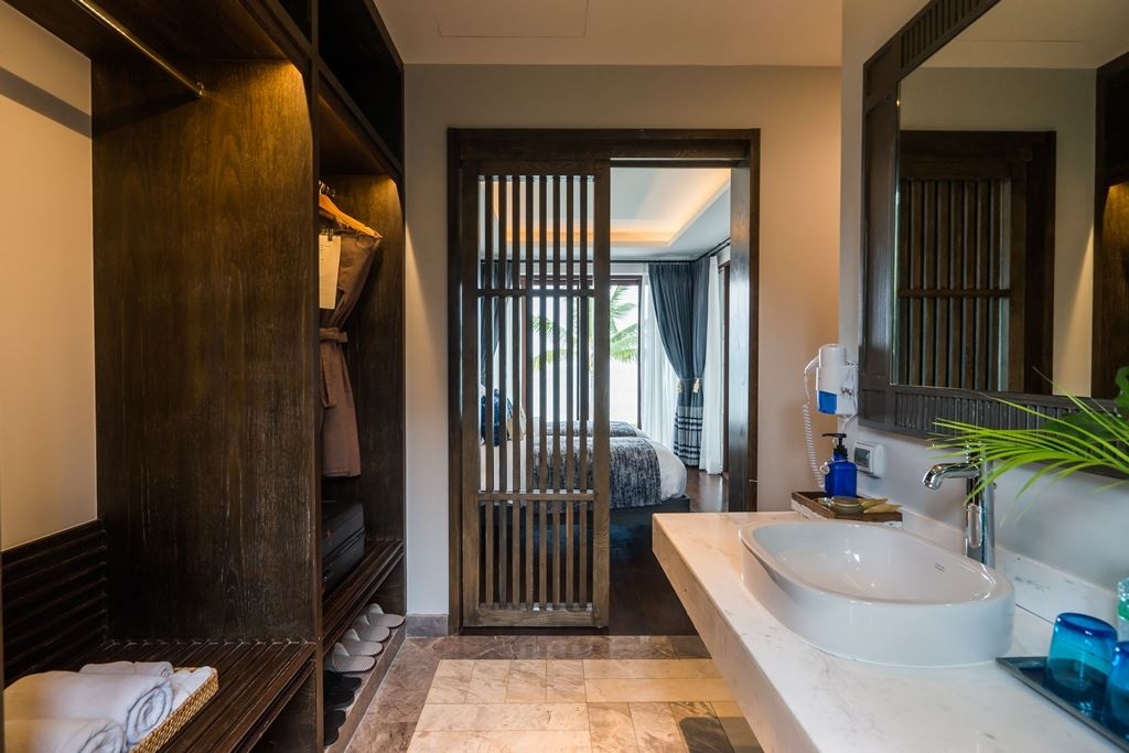 rooms-2bedroom-presidential-beachfront-pool-villa