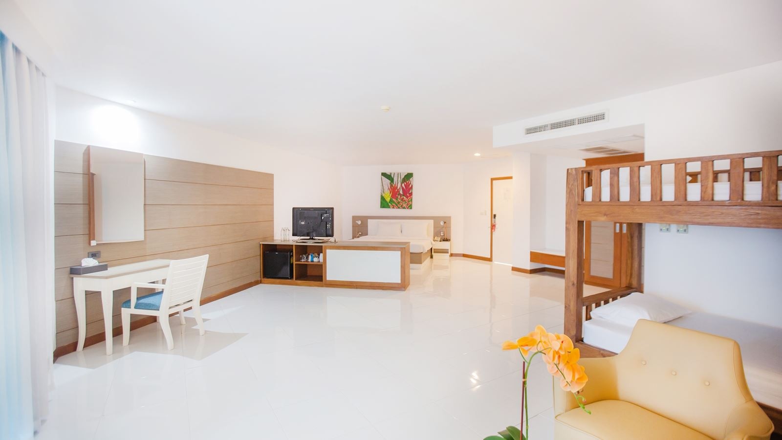 rooms-family-room-quadruple