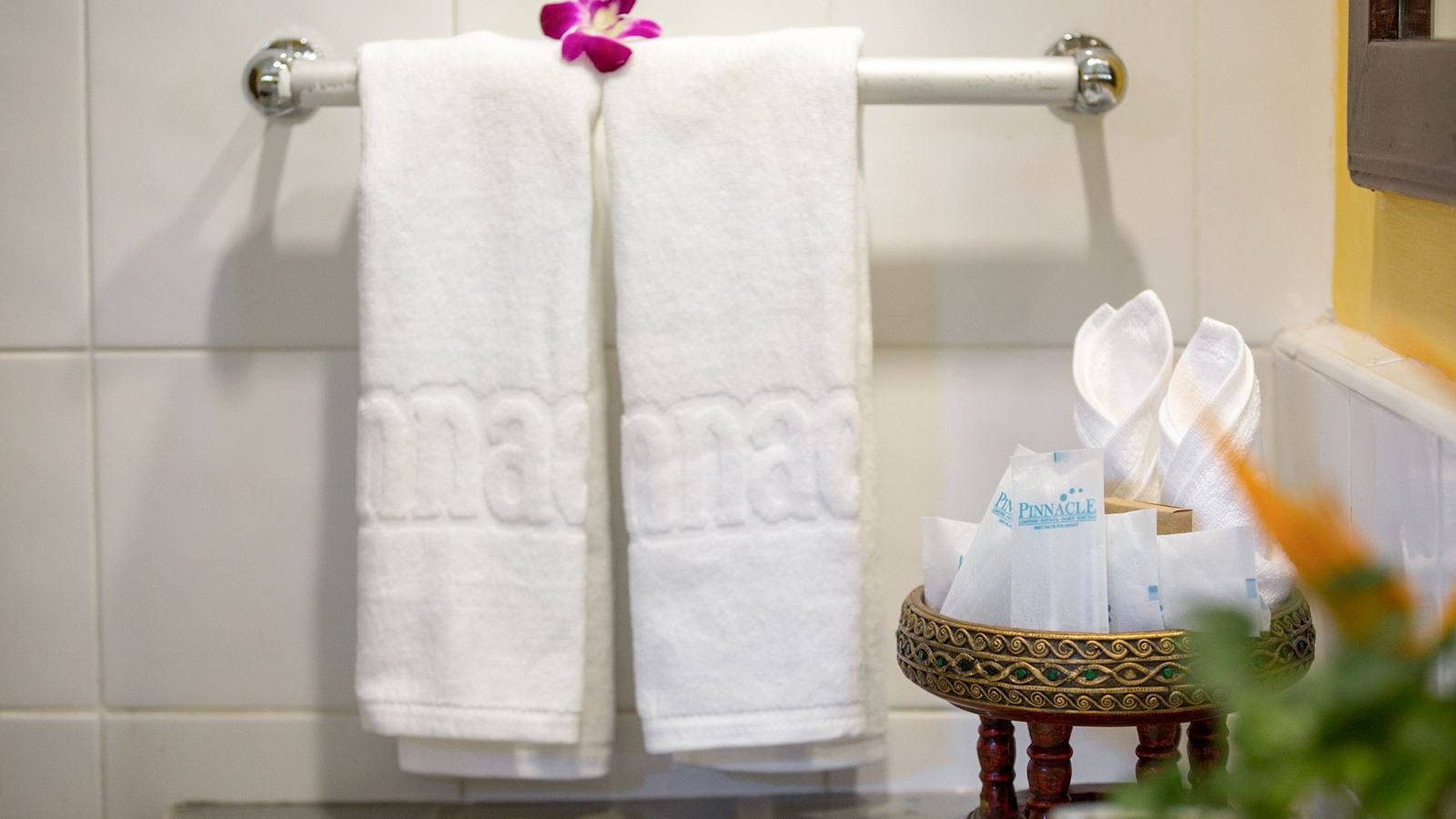 rooms-deluxe-bungalow