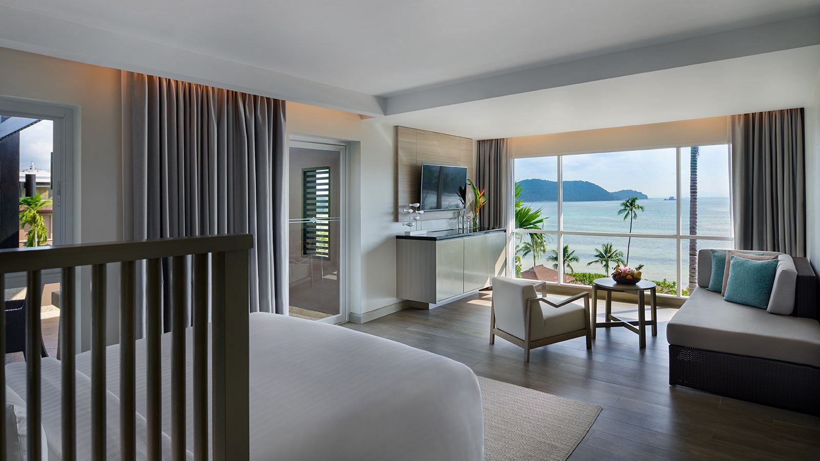 rooms-deluxe-suite