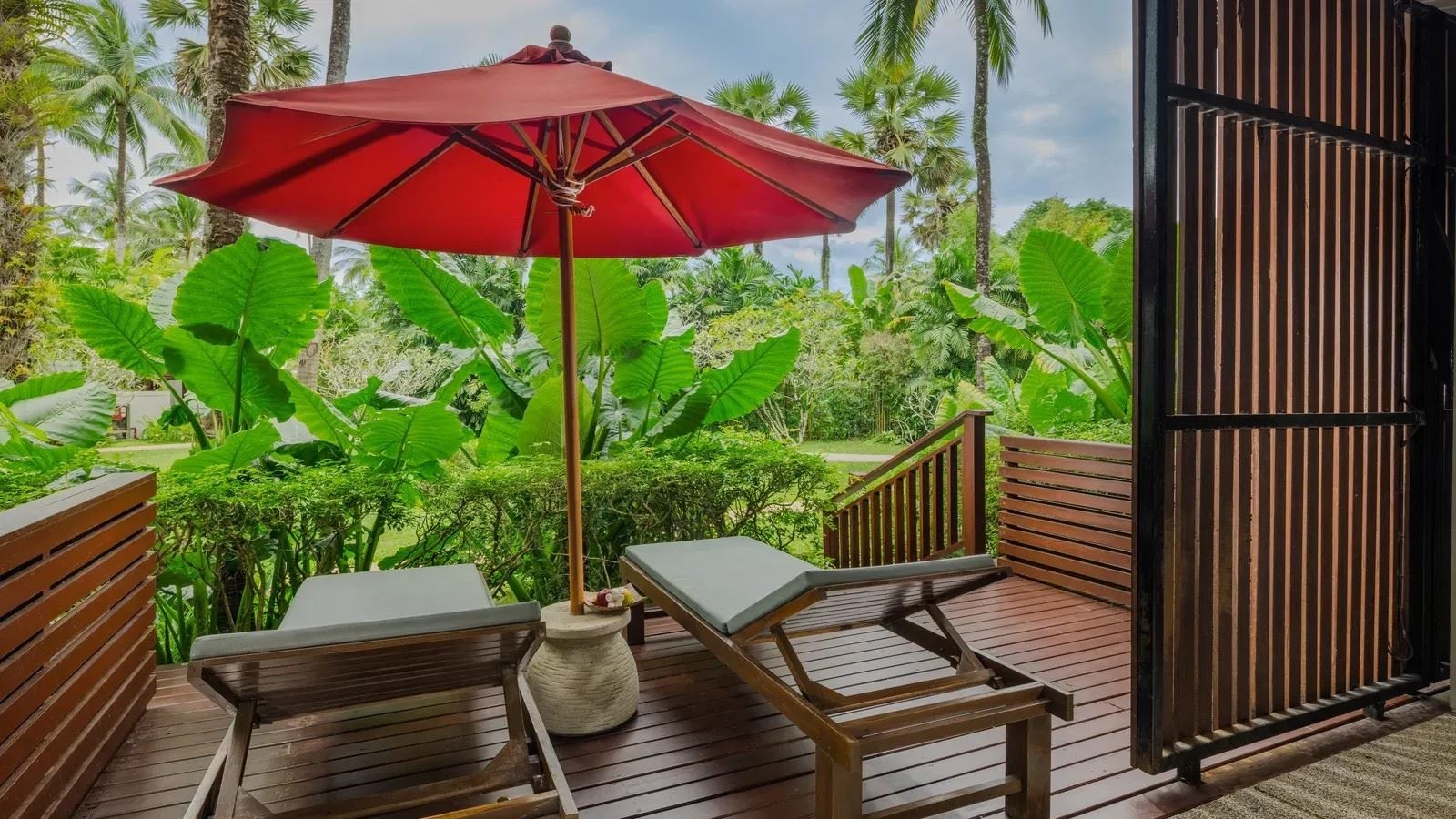 rooms-deluxe-jet-tub-lanai