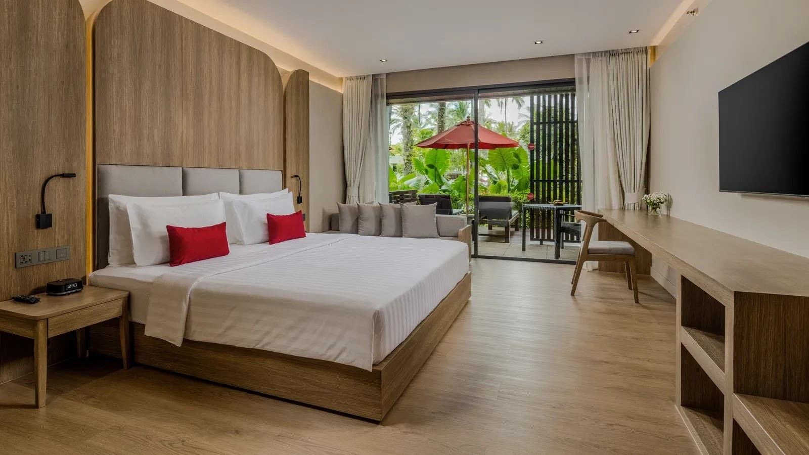 rooms-deluxe-jet-tub-lanai