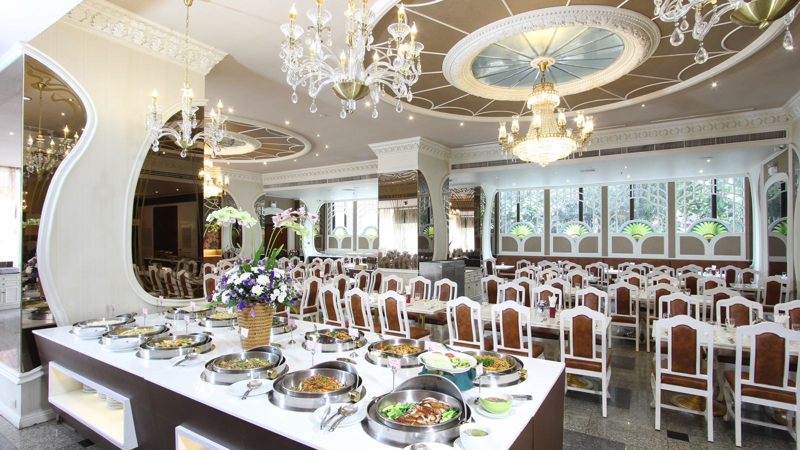 restaurants-benjamas-restaurant