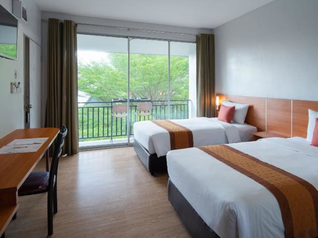 rooms-superior-pool-view