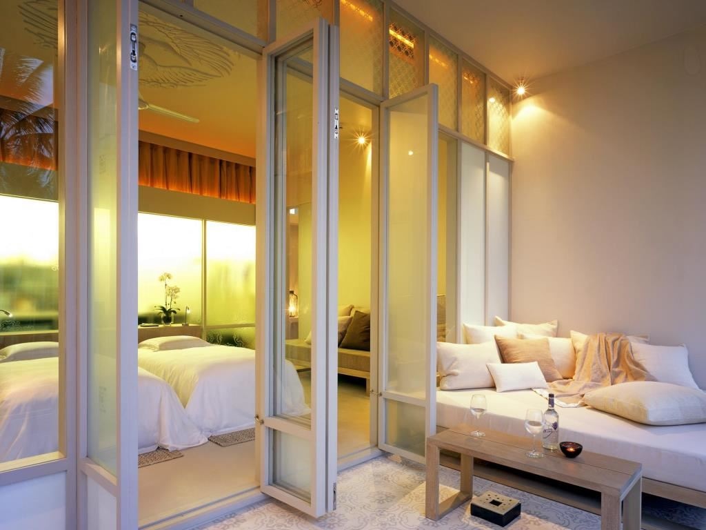 rooms-deluxe-balcony