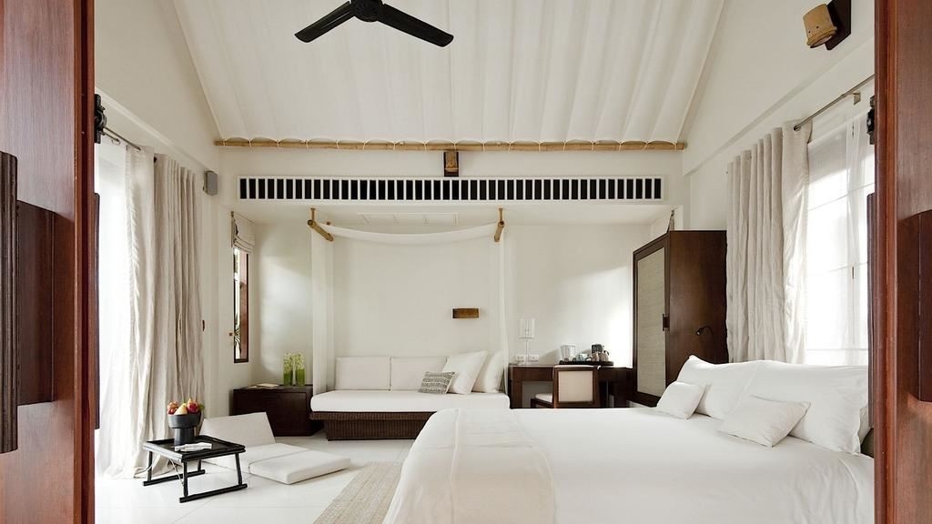 rooms-sala-pool-villa