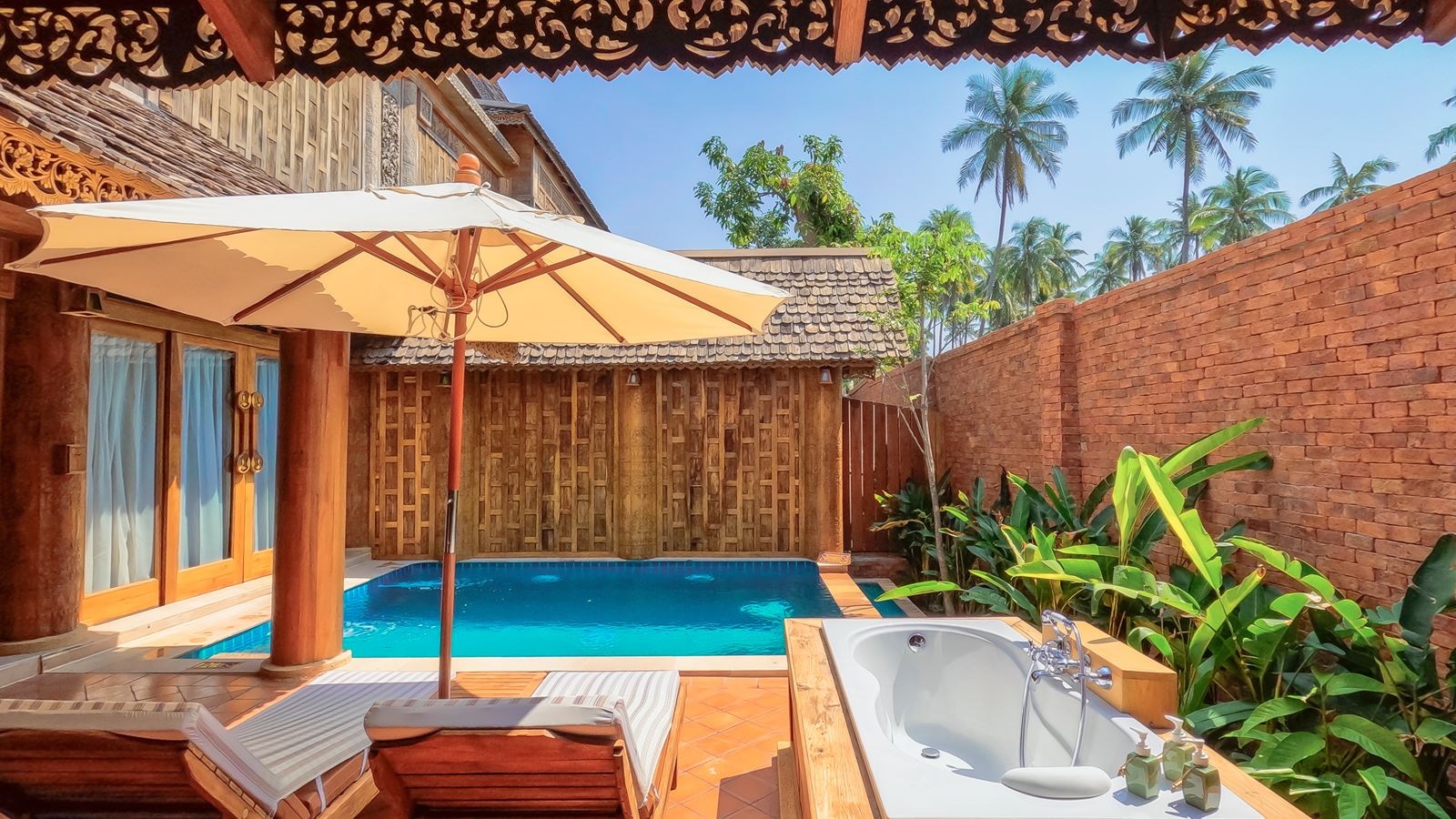 rooms-garden-pool-villa-child-sharing-bed