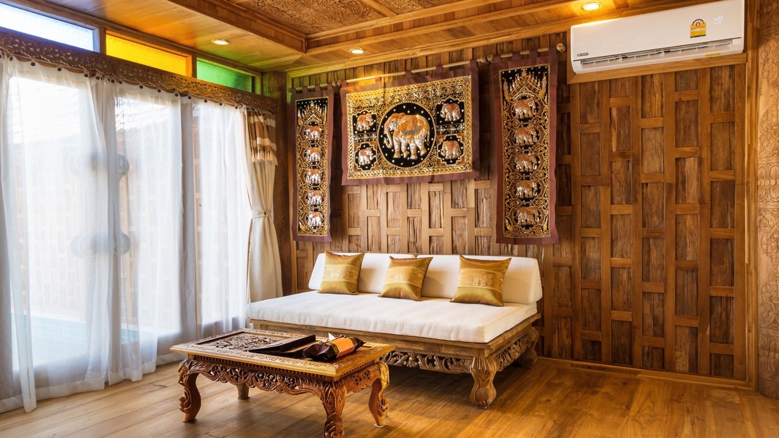 rooms-two-bedroom-pool-villa-child-sharing-bed