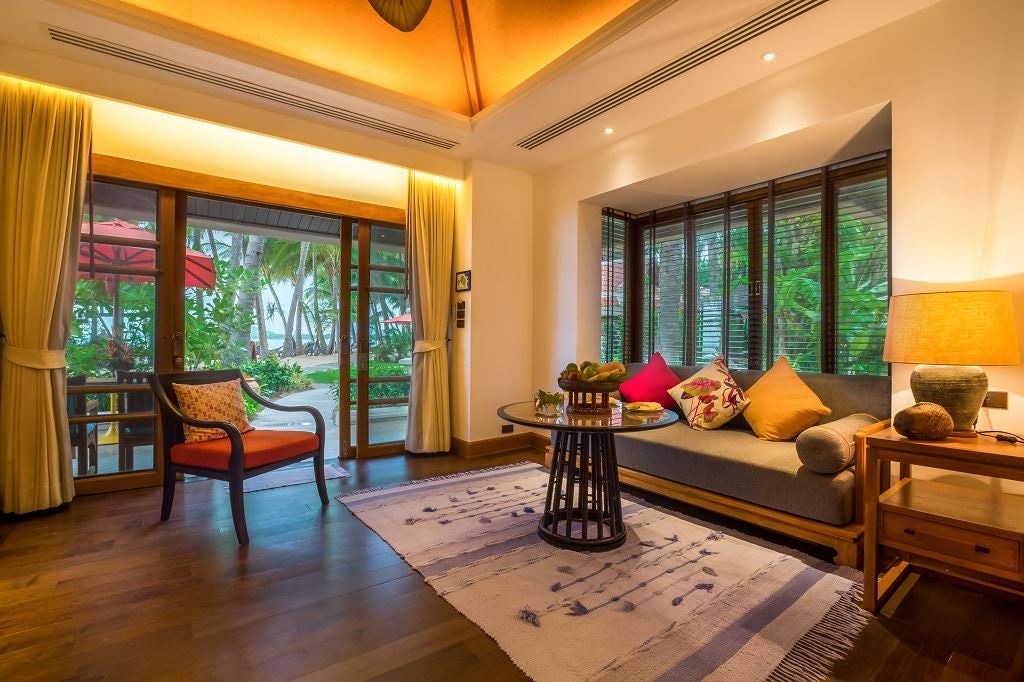 rooms-deluxe-beachfront-villa