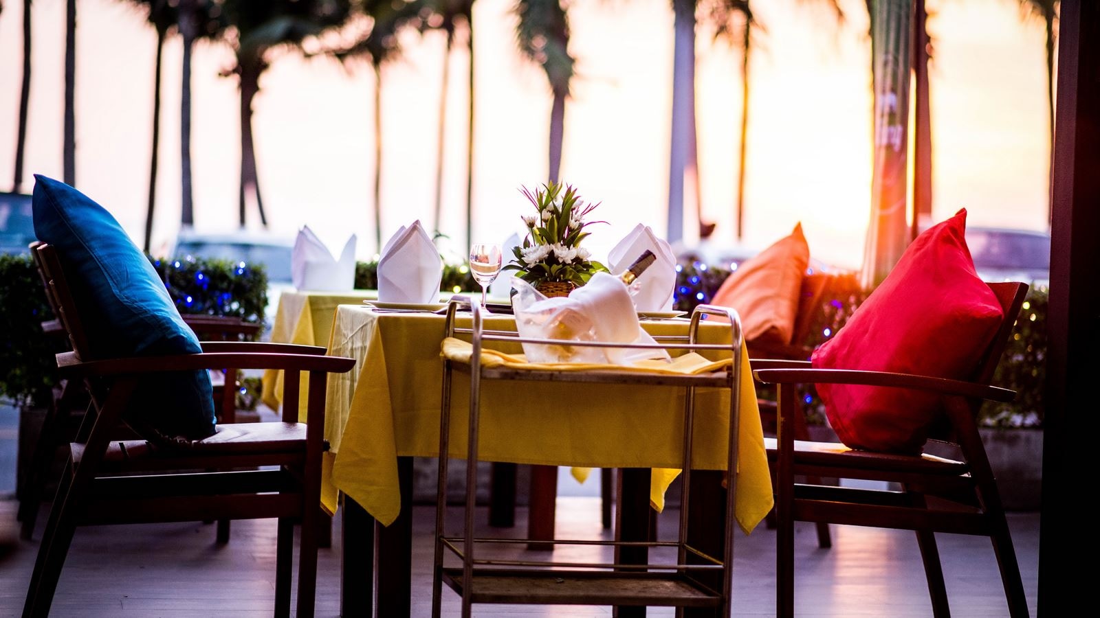 restaurants-the-breeze-restaurant