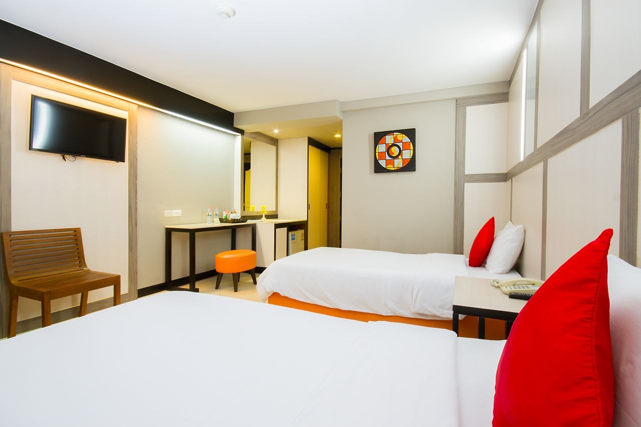 rooms-superior-resort-wing-pool-view