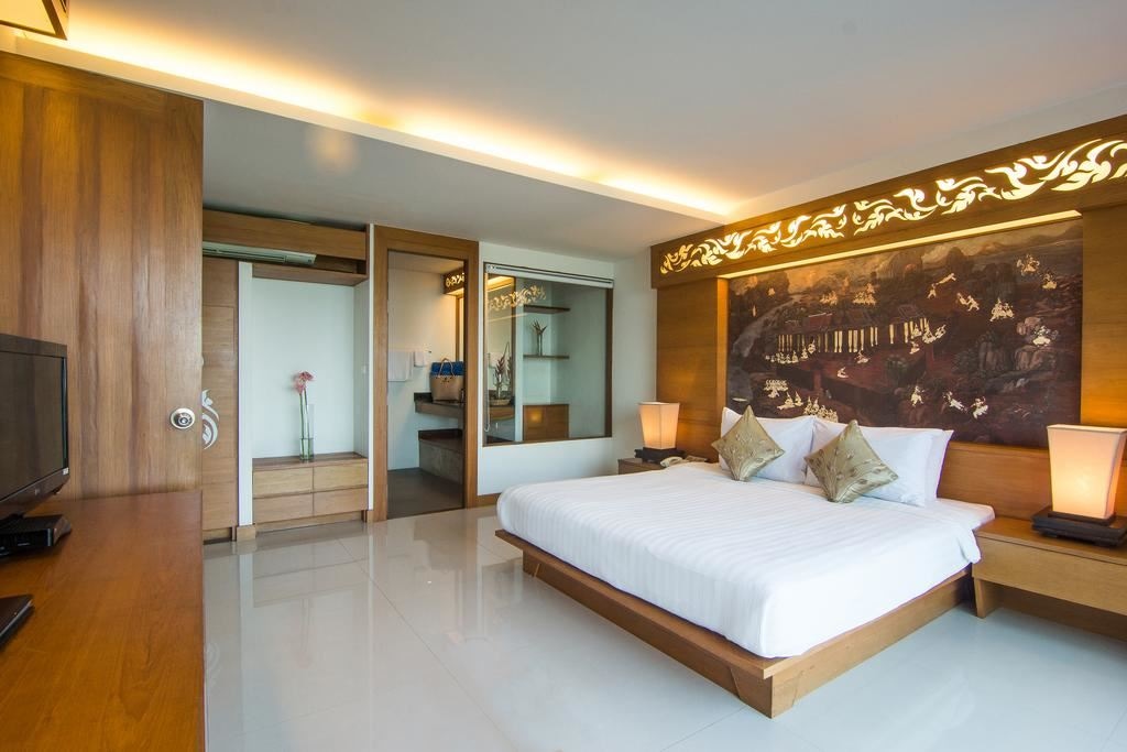rooms-deluxe-family-room