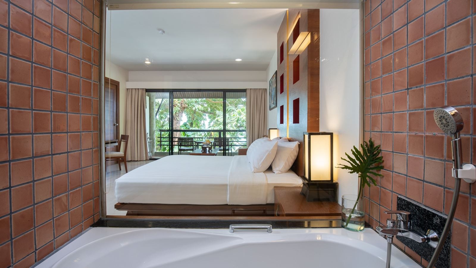 rooms-deluxe-beachfront