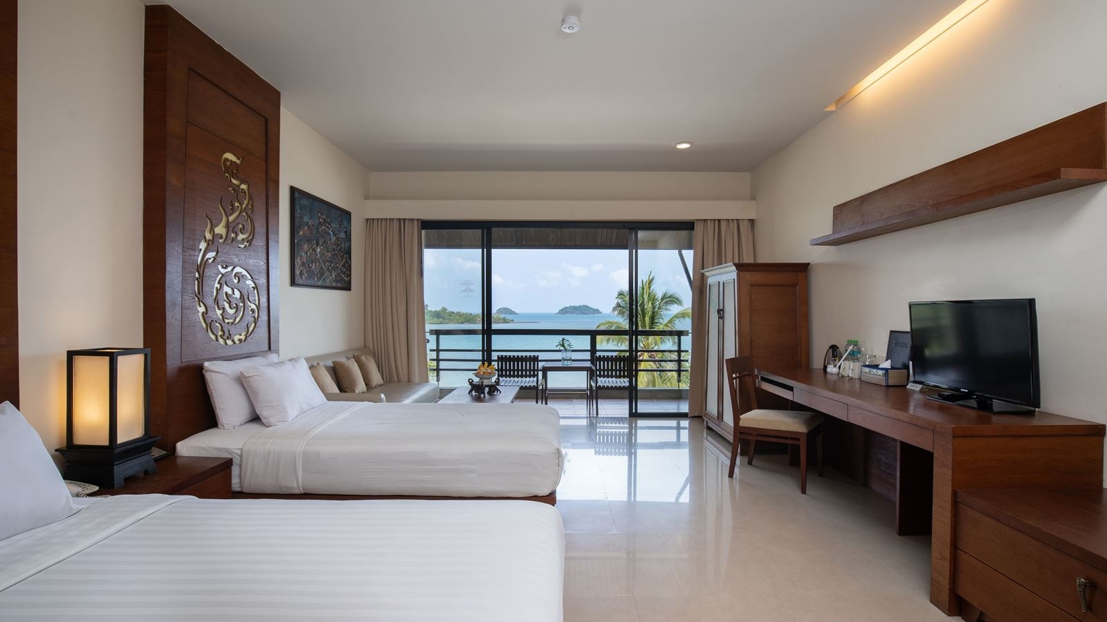 rooms-deluxe-beachfront