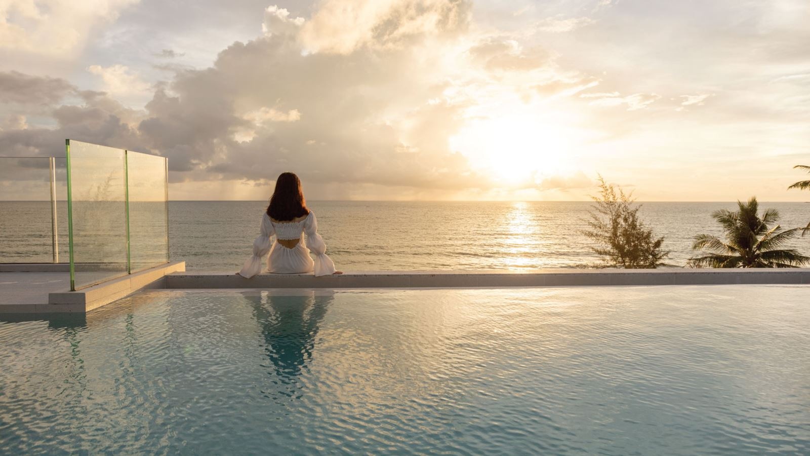 rooms-2bedroom-pool-suite-beach-view