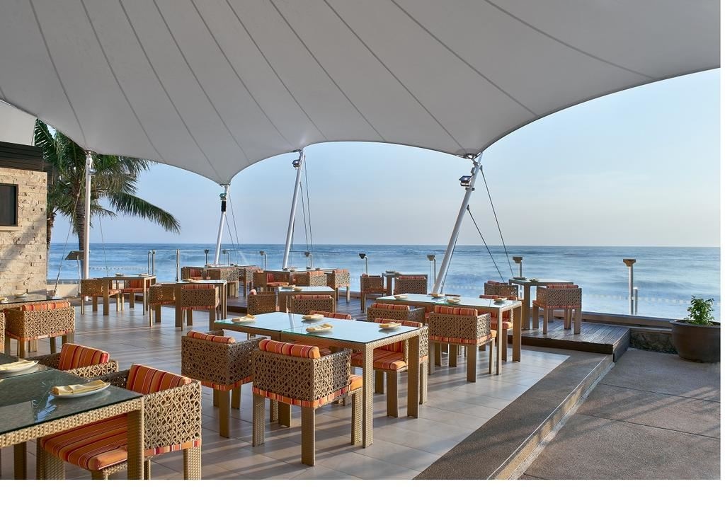 restaurants-the-deck--thai-and-western-and-international