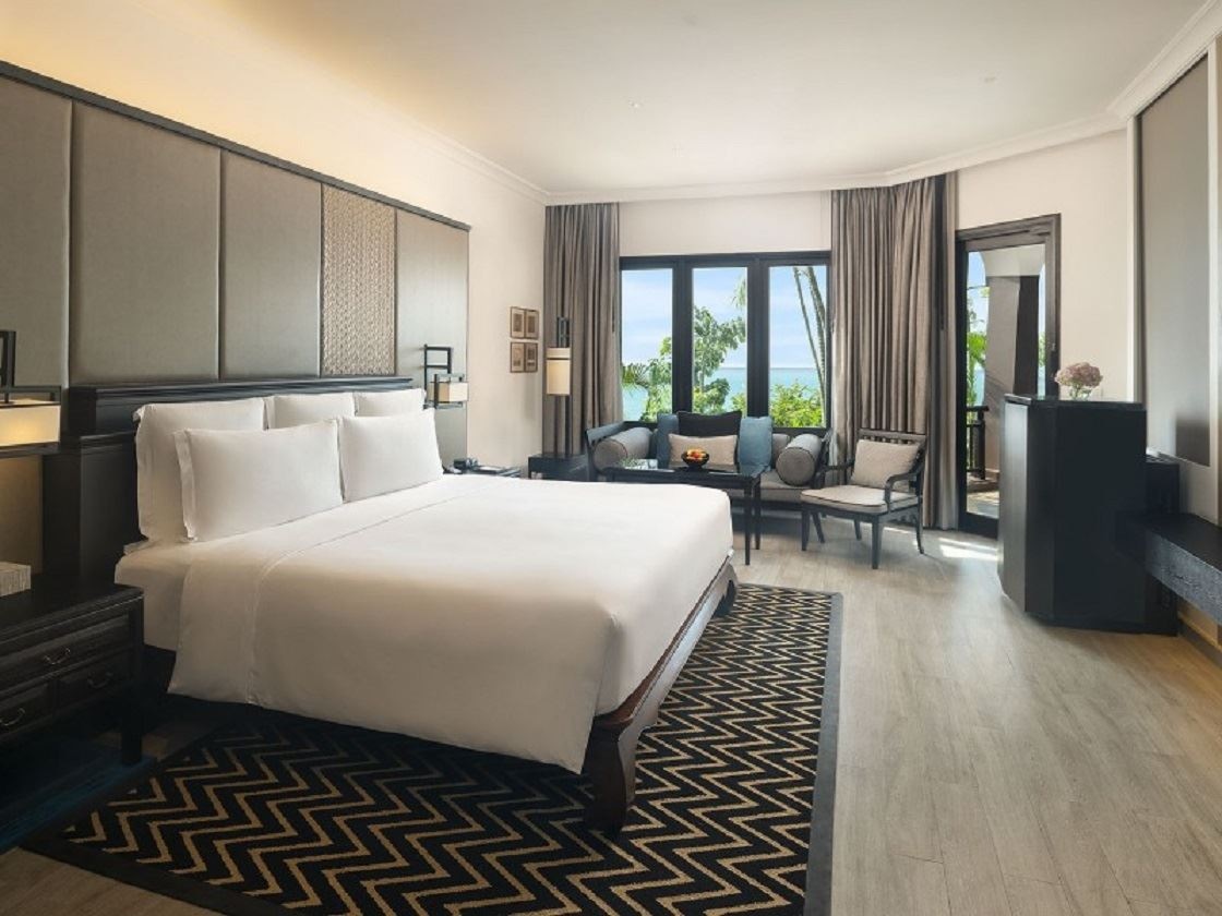 rooms-junior-suite-club-access-ocean-view-room
